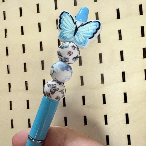 Handcrafted blue butterflies beaded pen - Picture 2 of 3